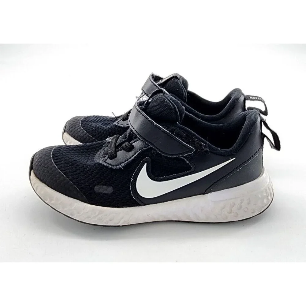 Nike Revolution Toddler Athletic Sneaker Shoe Hook & Loop BQ5672-003 Black 10.5C